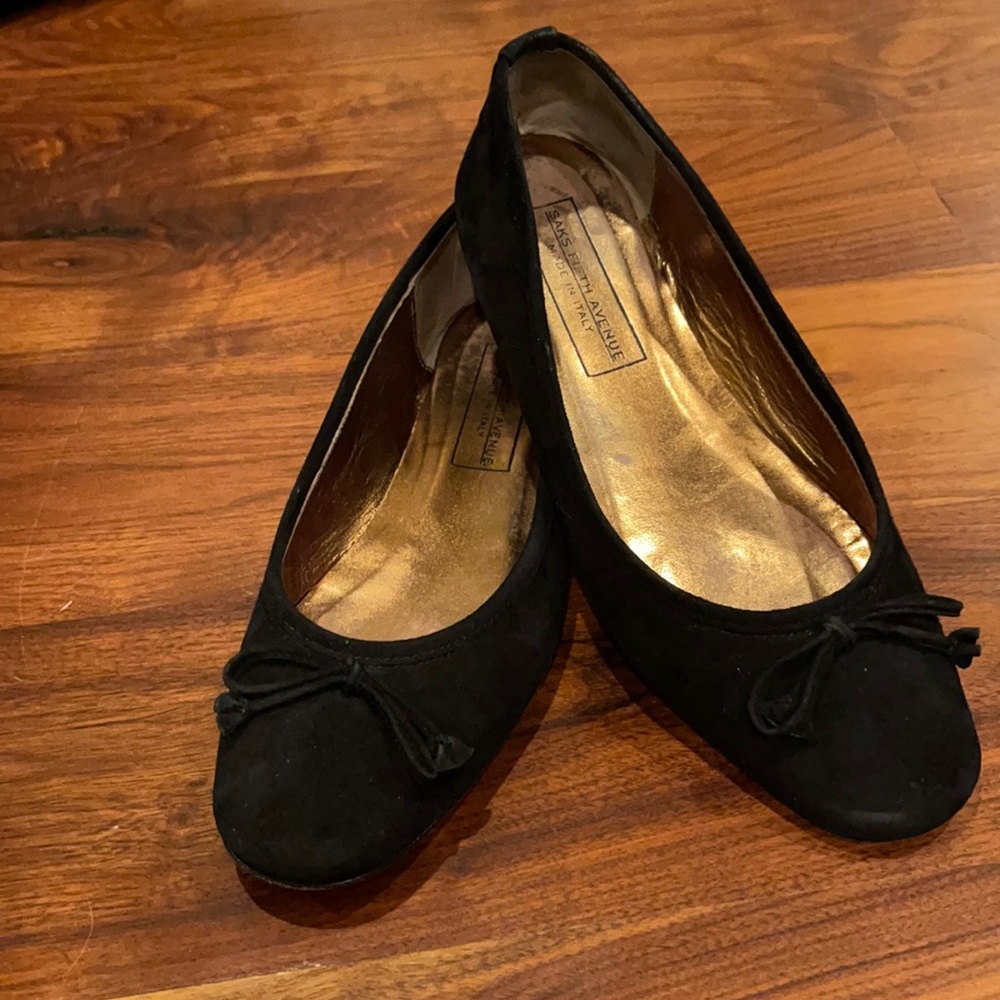 Saks Fifth Avenue black suede ballet flats